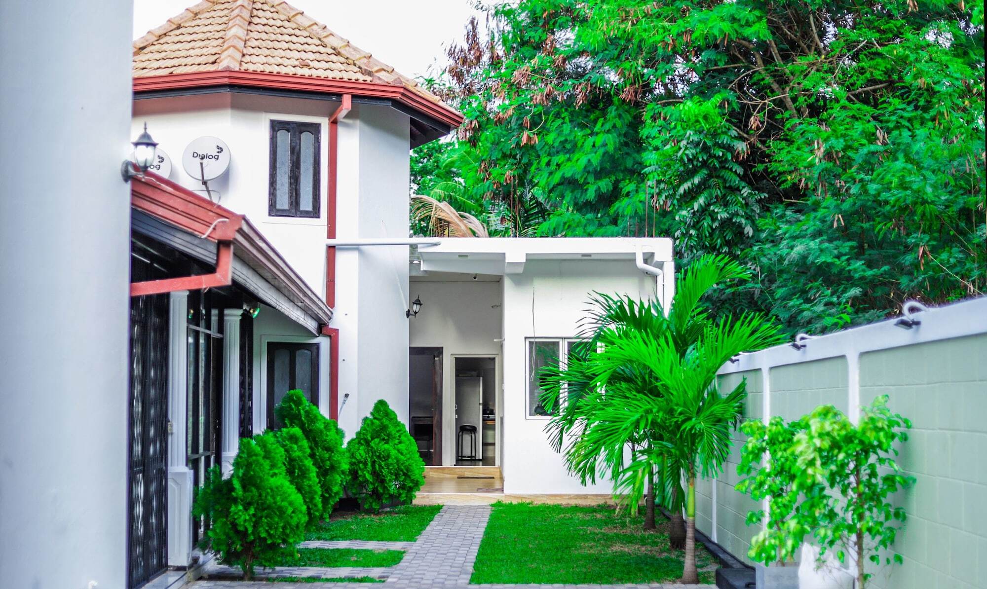 Oyo 270 Pavana Resort Negombo Exterior photo