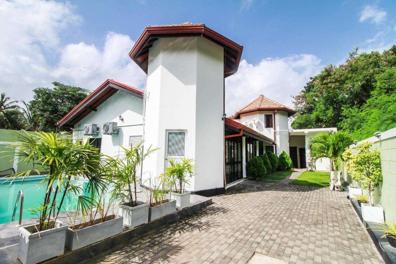 Oyo 270 Pavana Resort Negombo Exterior photo