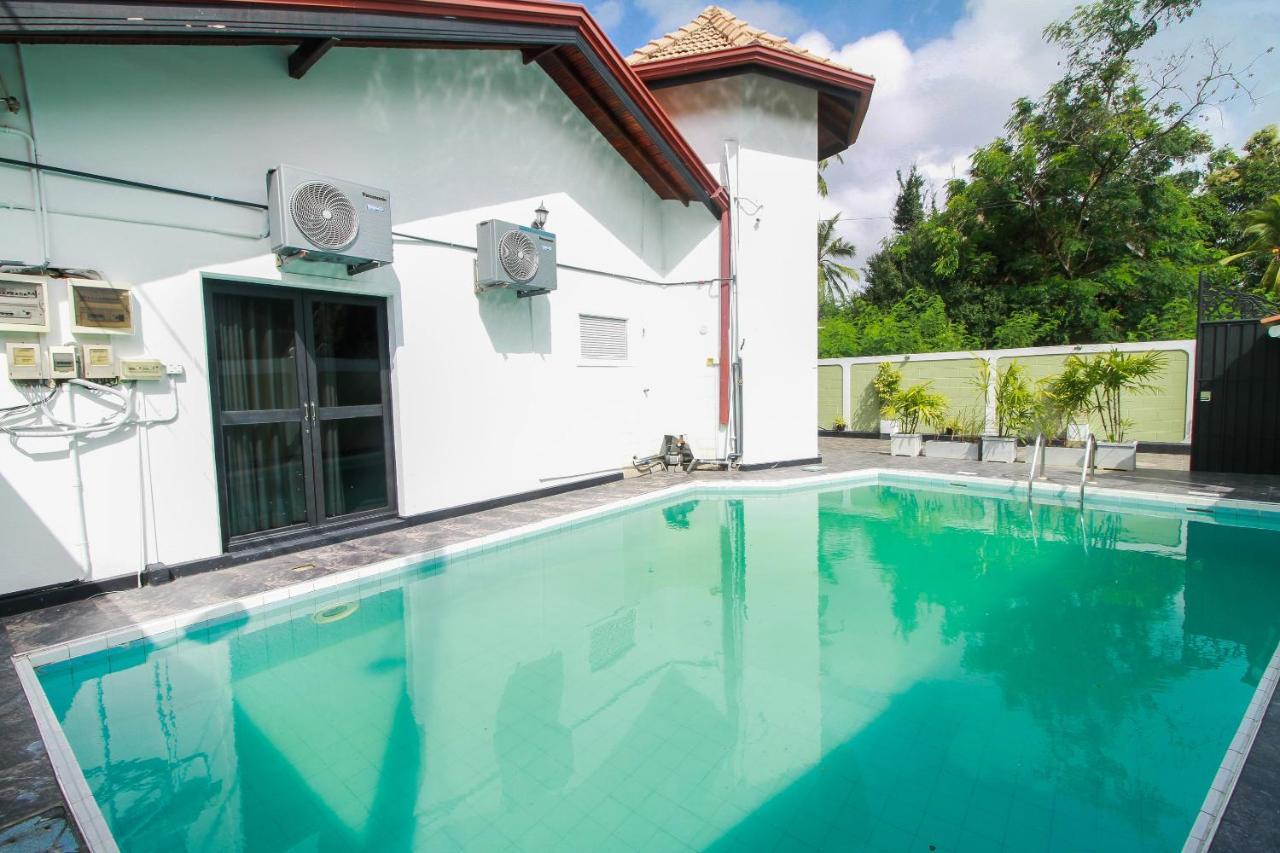 Oyo 270 Pavana Resort Negombo Exterior photo